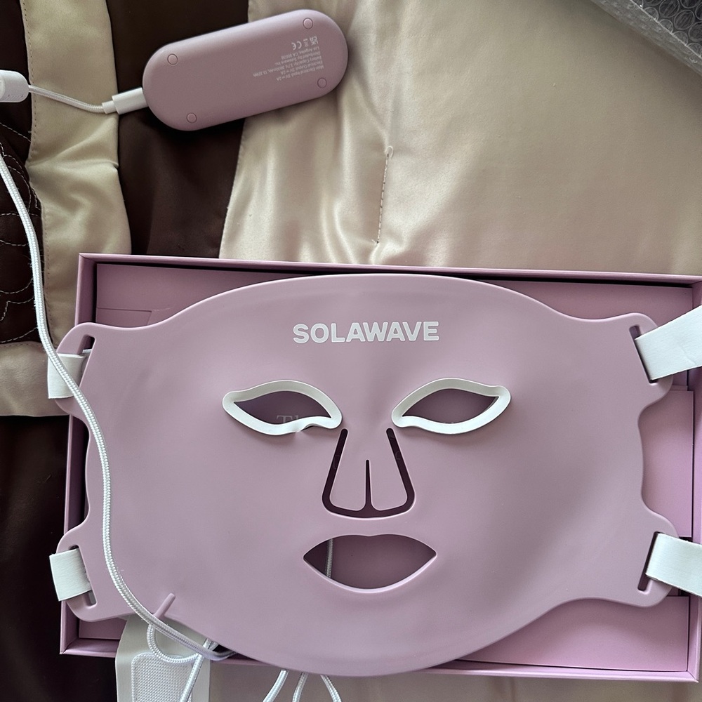 Solawave Wrinkle Retreat Pro LED Face Mask